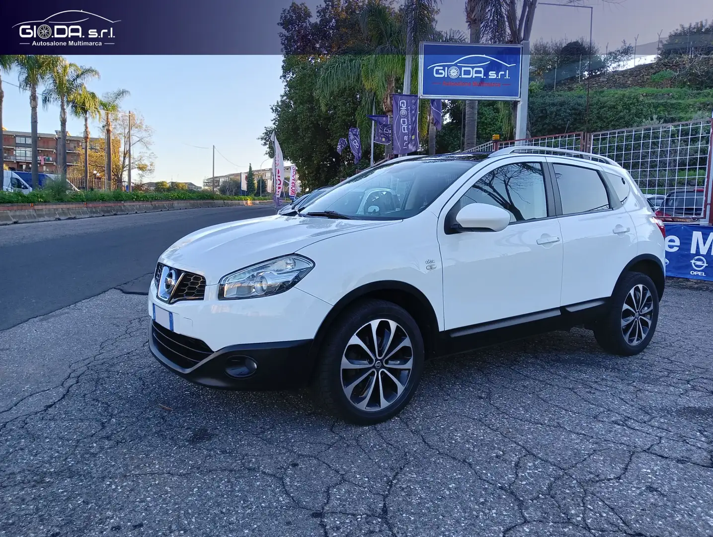 Nissan Qashqai 2.0 dCi DPF n-tec Wit - 1