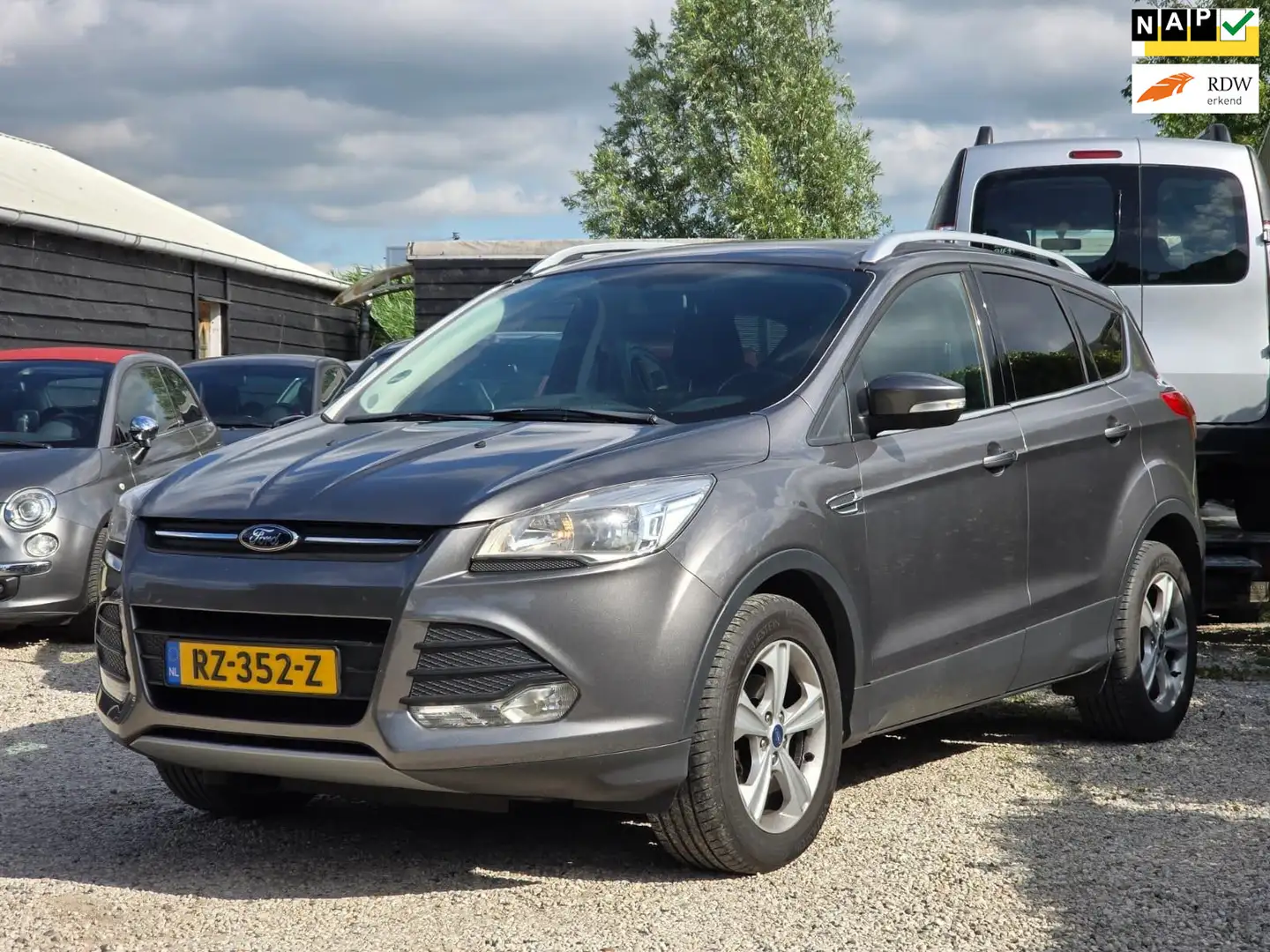 Ford Kuga 1.6 150PK Titanium Trekhaak/Trekgewicht 2000KG Grijs - 1