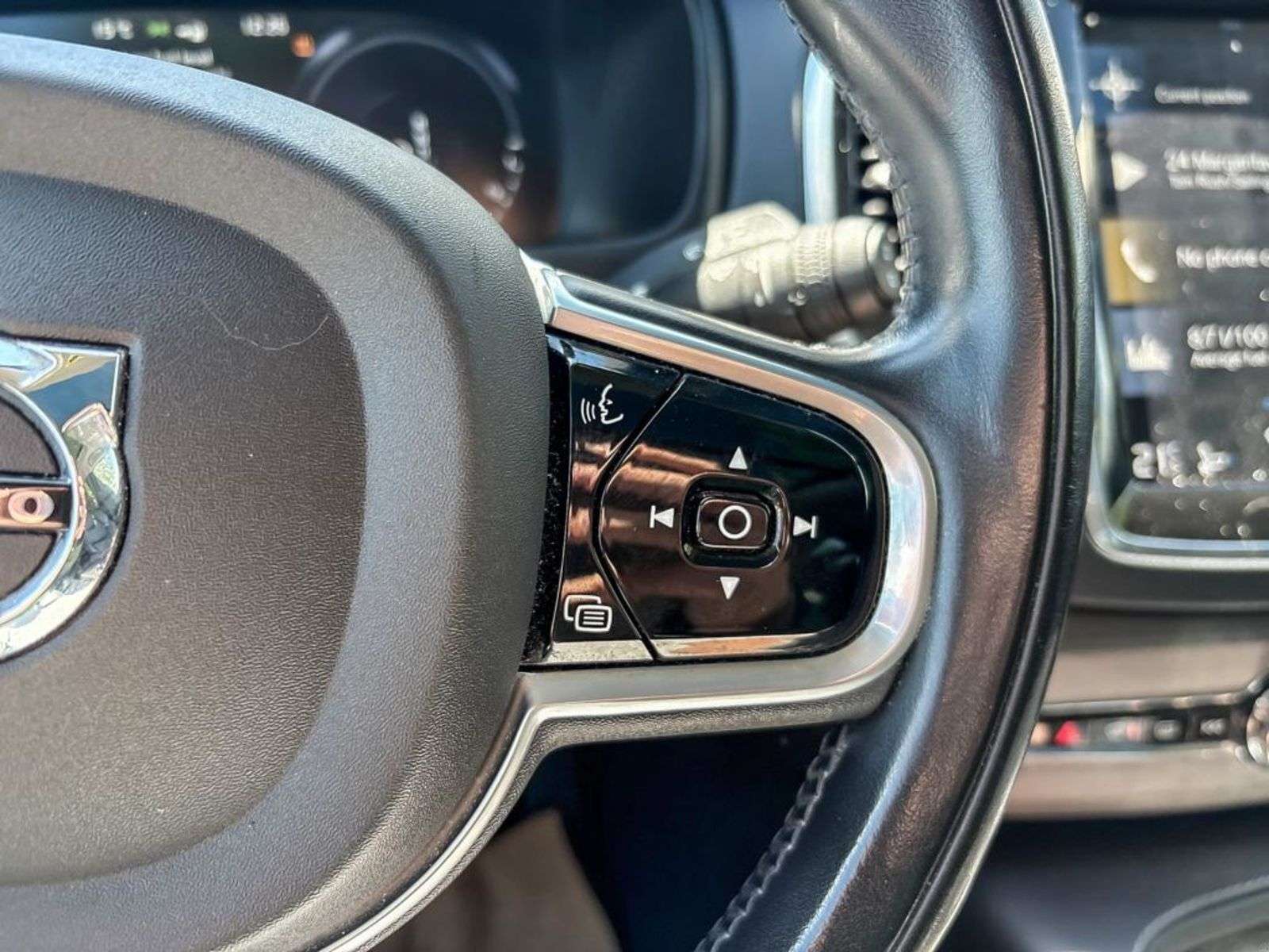 2022 Volvo XC90 INSCRIPTION - AWD, T8, LEATHER, SUNROOF, HEATED SE thumb 16