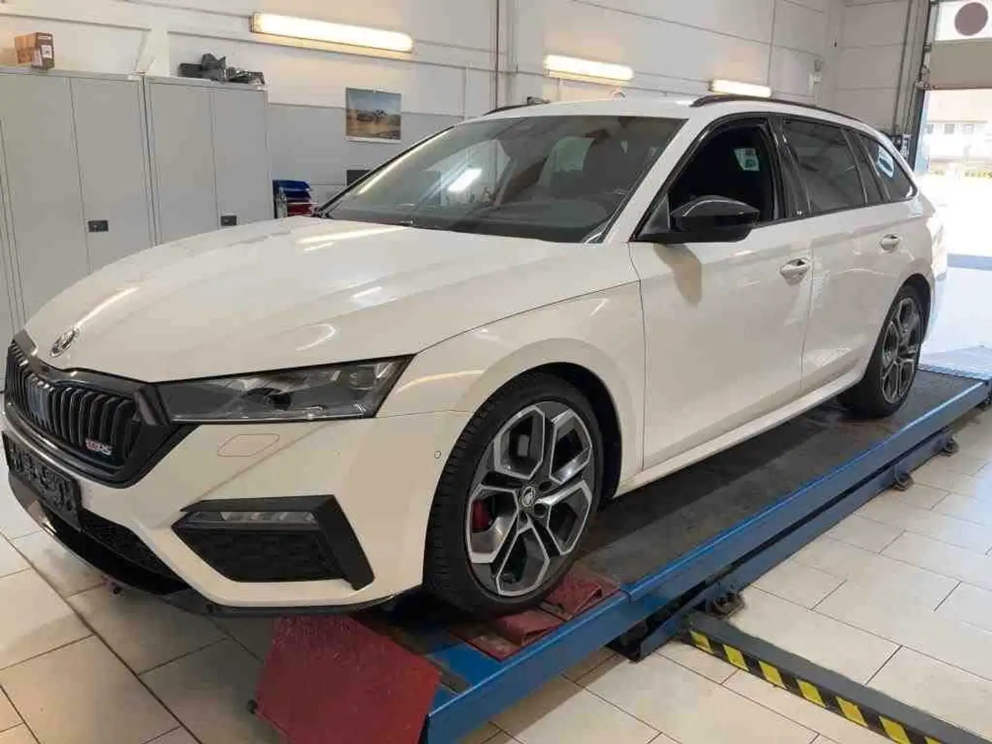 Skoda Octavia Combi RS First Edition 4x4 2.0TDI DSG Blanc - 1