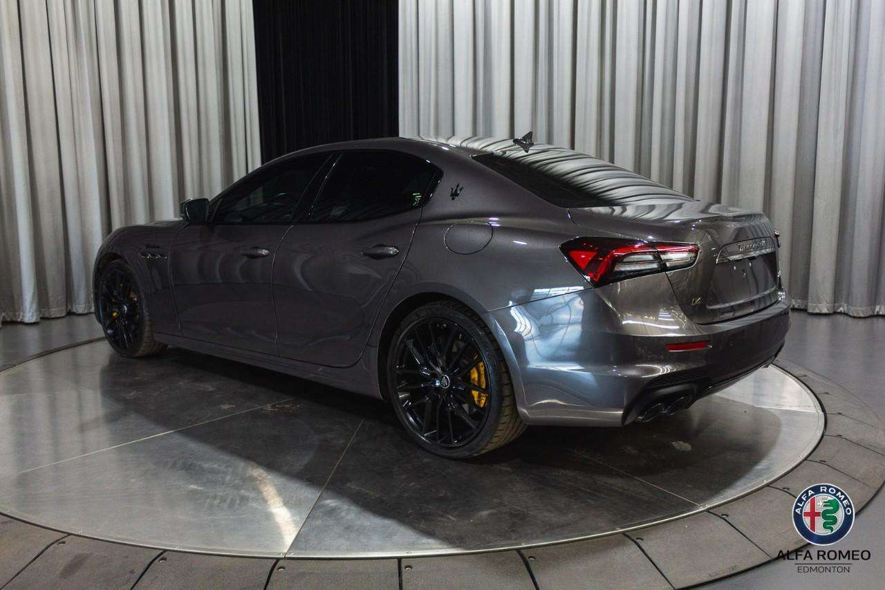 2022 Maserati Ghibli Modena Q4 — снимка 1