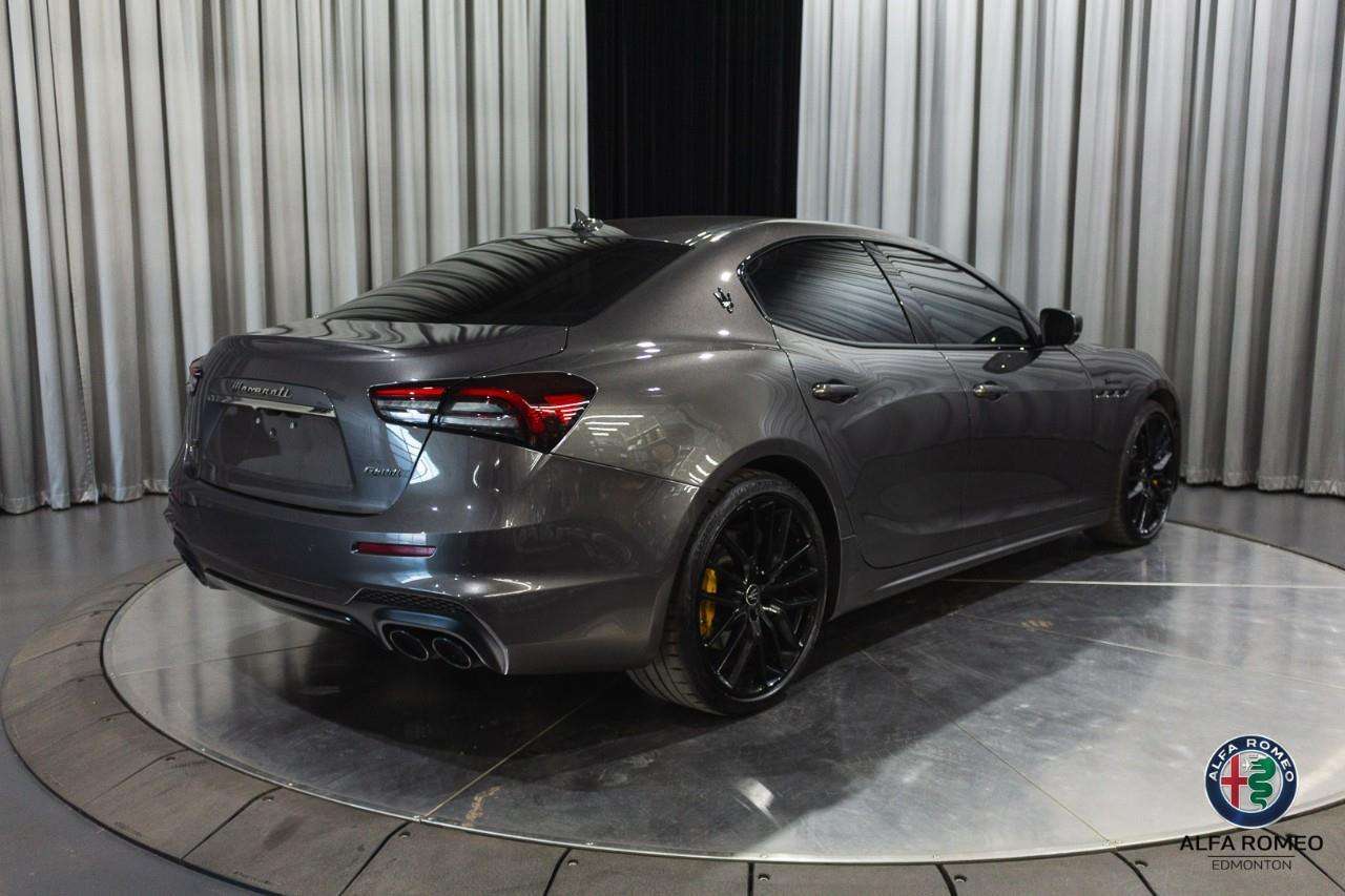 2022 Maserati Ghibli Modena Q4 — снимка 1