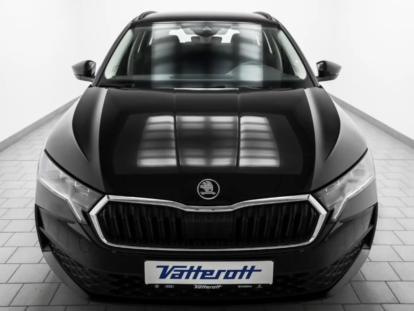 Skoda Octavia Combi 2.0 TDI Essence AHK LED Schwarz - 2