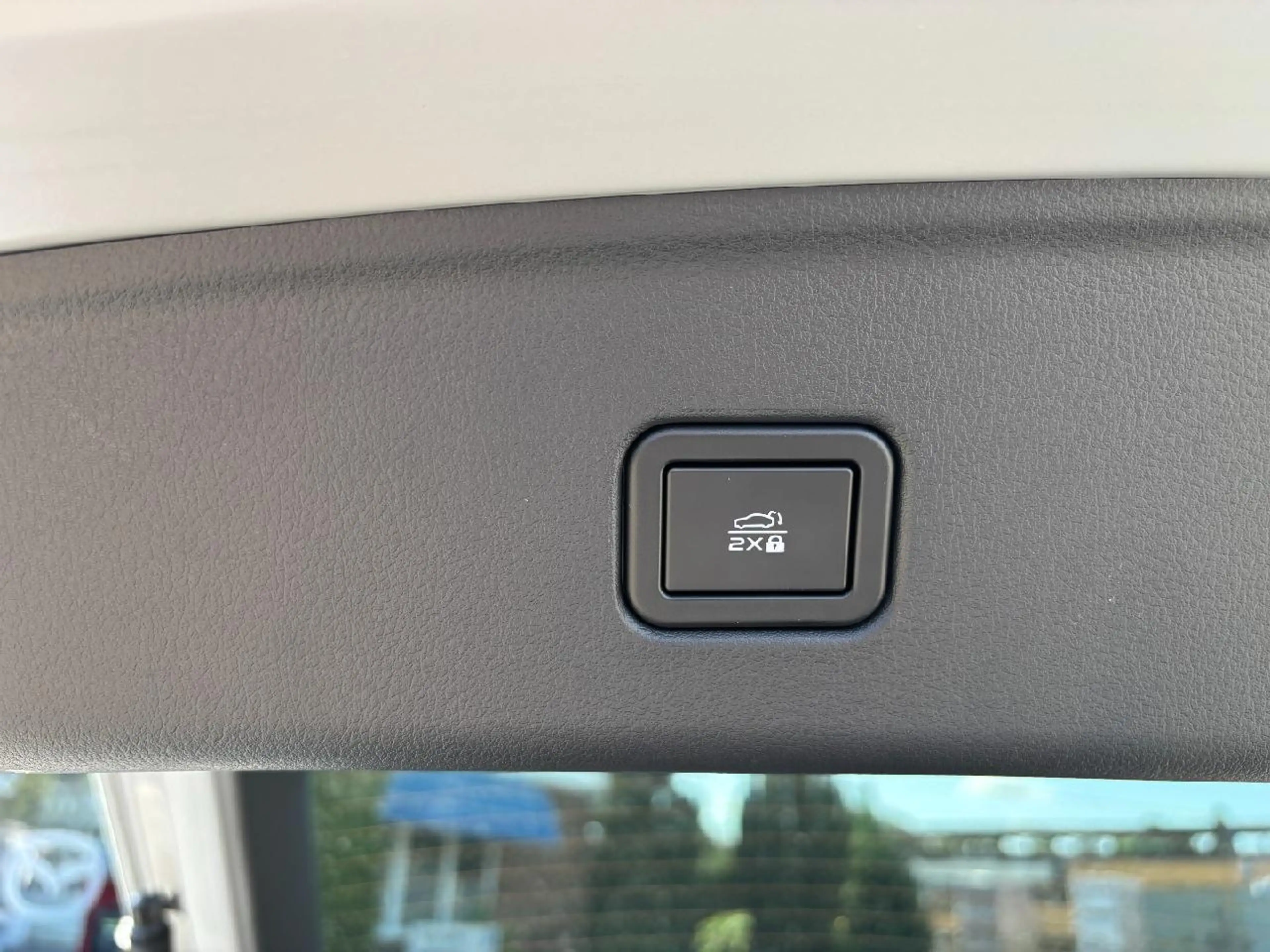 Mazda 6e 190 kW EV Takumi — photo 6