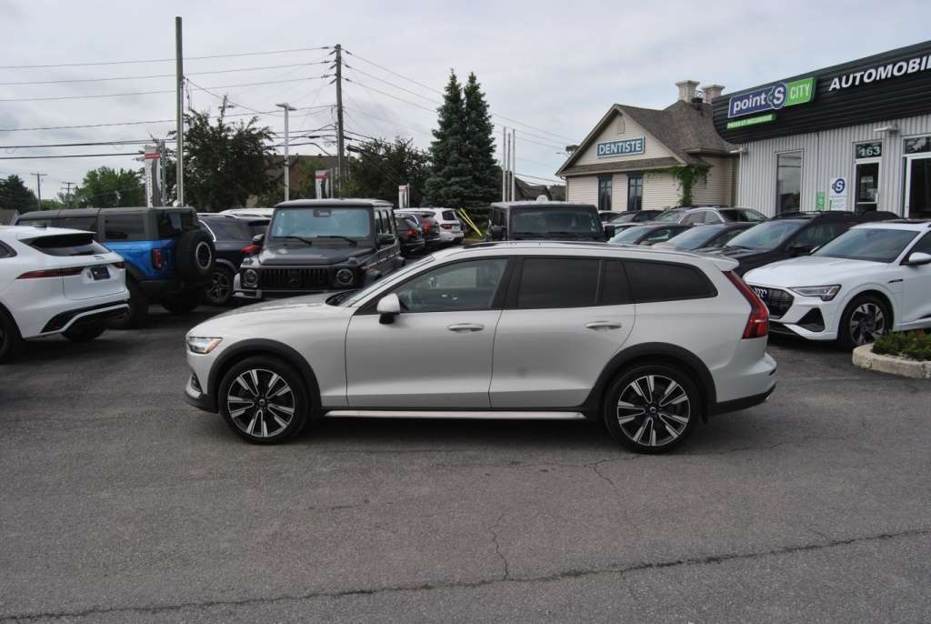 2022 Volvo V60 Cross Country