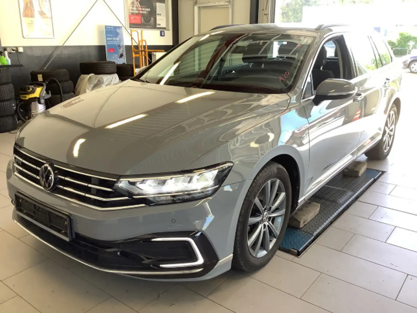Volkswagen Passat Variant 1.4 TSI Hybrid GTE DSG Nav Kamera Gris - 2