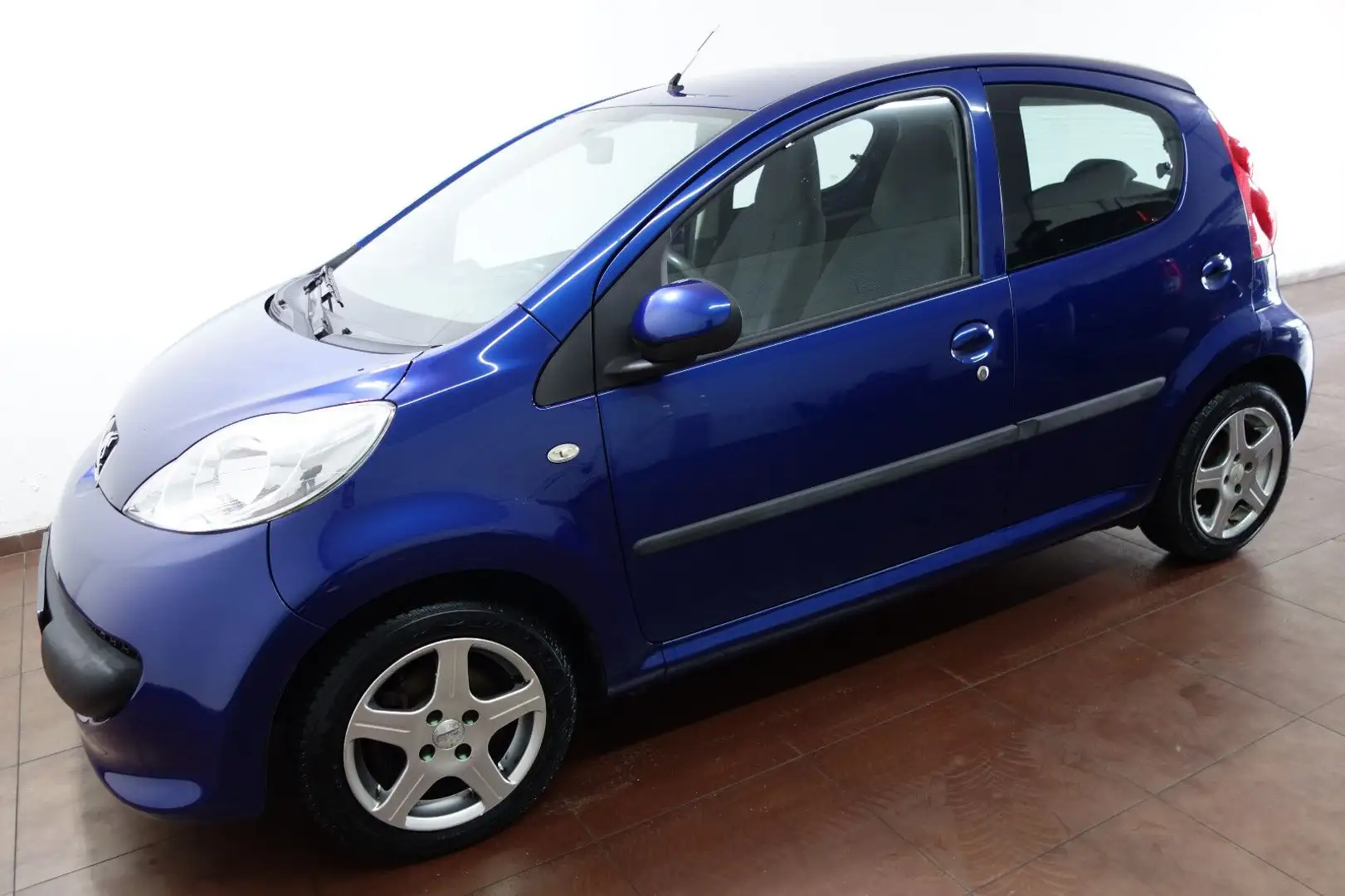 Peugeot 107 Filou Klima/Servo/Zentral/5-Gang/CD-Radio Blau - 2