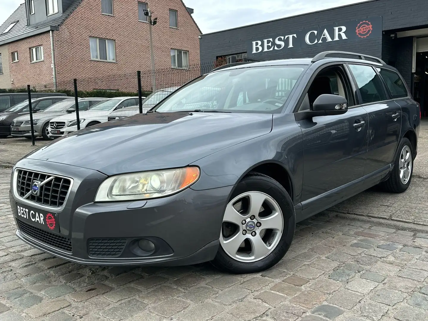 Volvo V70 2.0 D * 1 Owner Gris - 1
