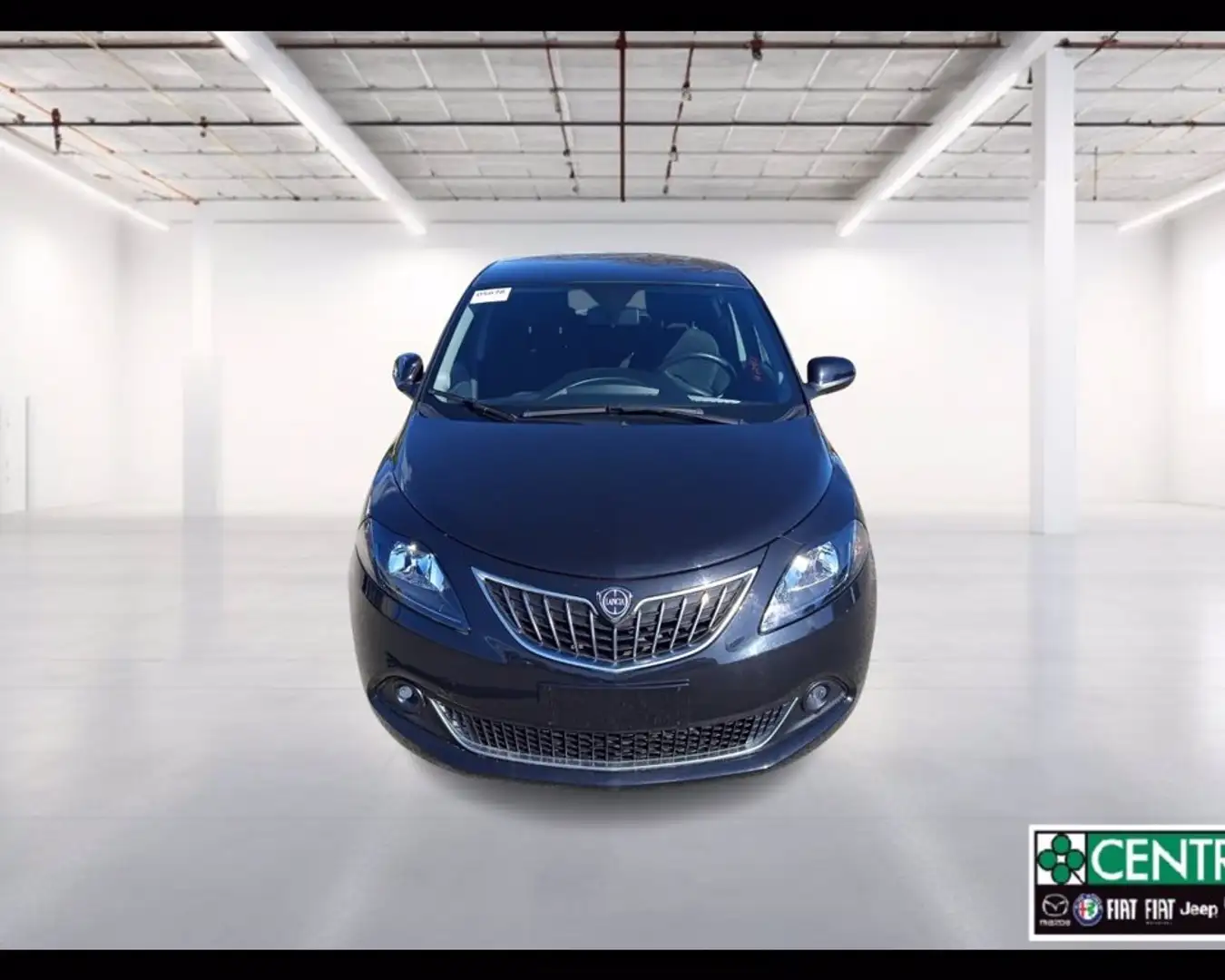 Lancia Ypsilon 1.0 firefly hybrid Gold s&s 70cv Nero - 2