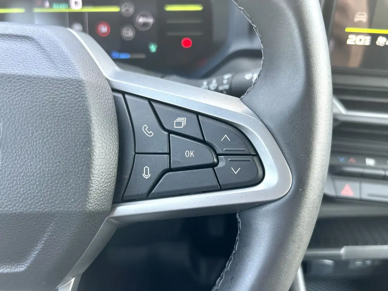 Dacia Duster 1.8 Hybrid 155cv Journey 6