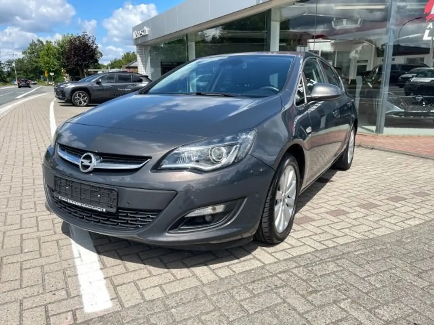 Opel Astra 1.4i Turbo Energy Automatik Silber - 1