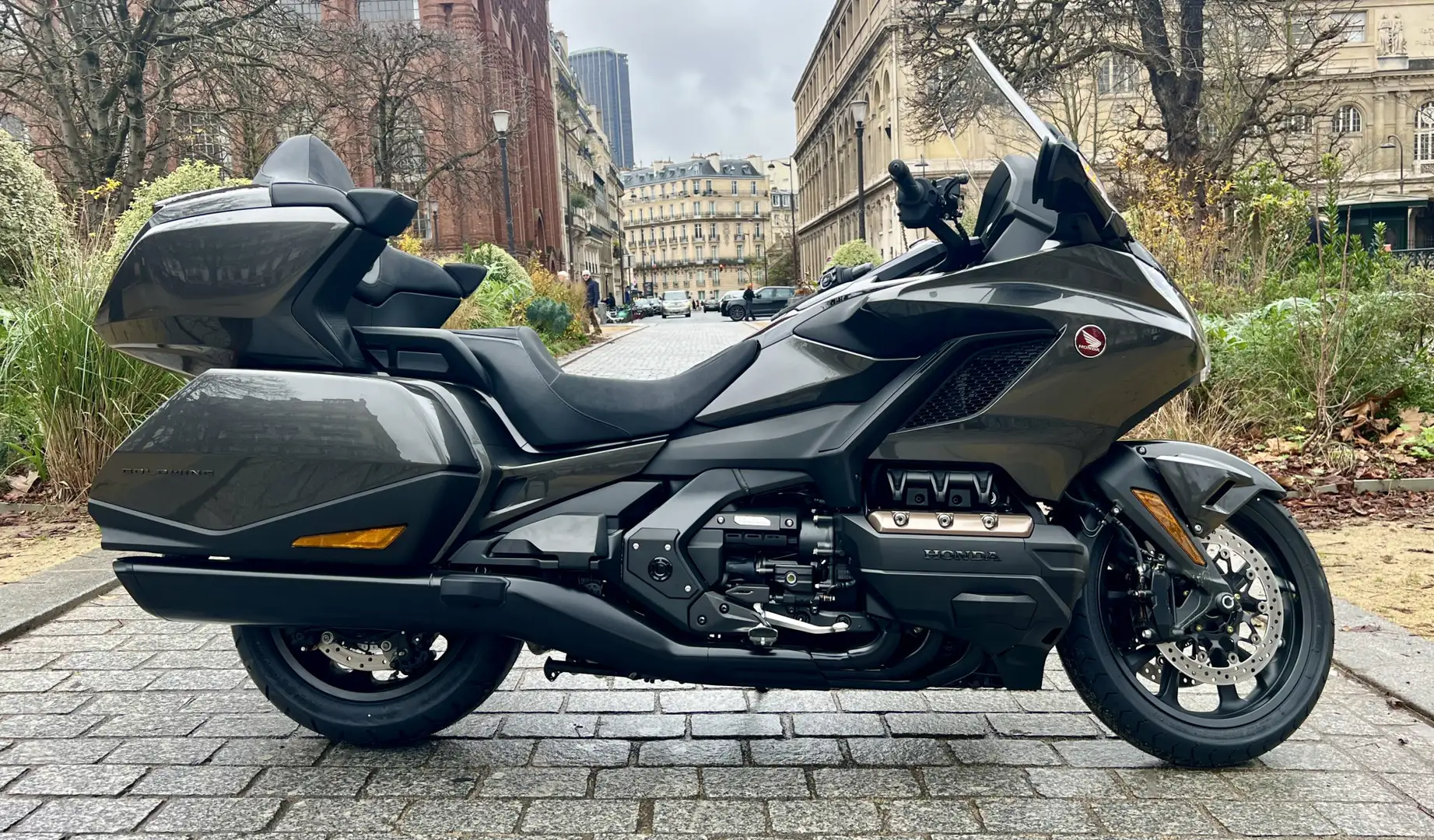 Honda Gold Wing Noir - 1