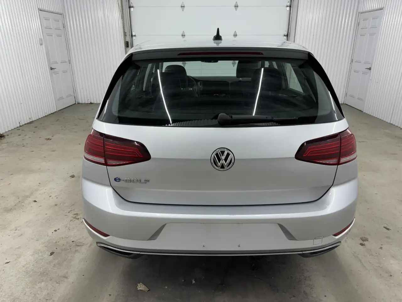 Volkswagen e-Golf снимка Volkswagen e-Golf