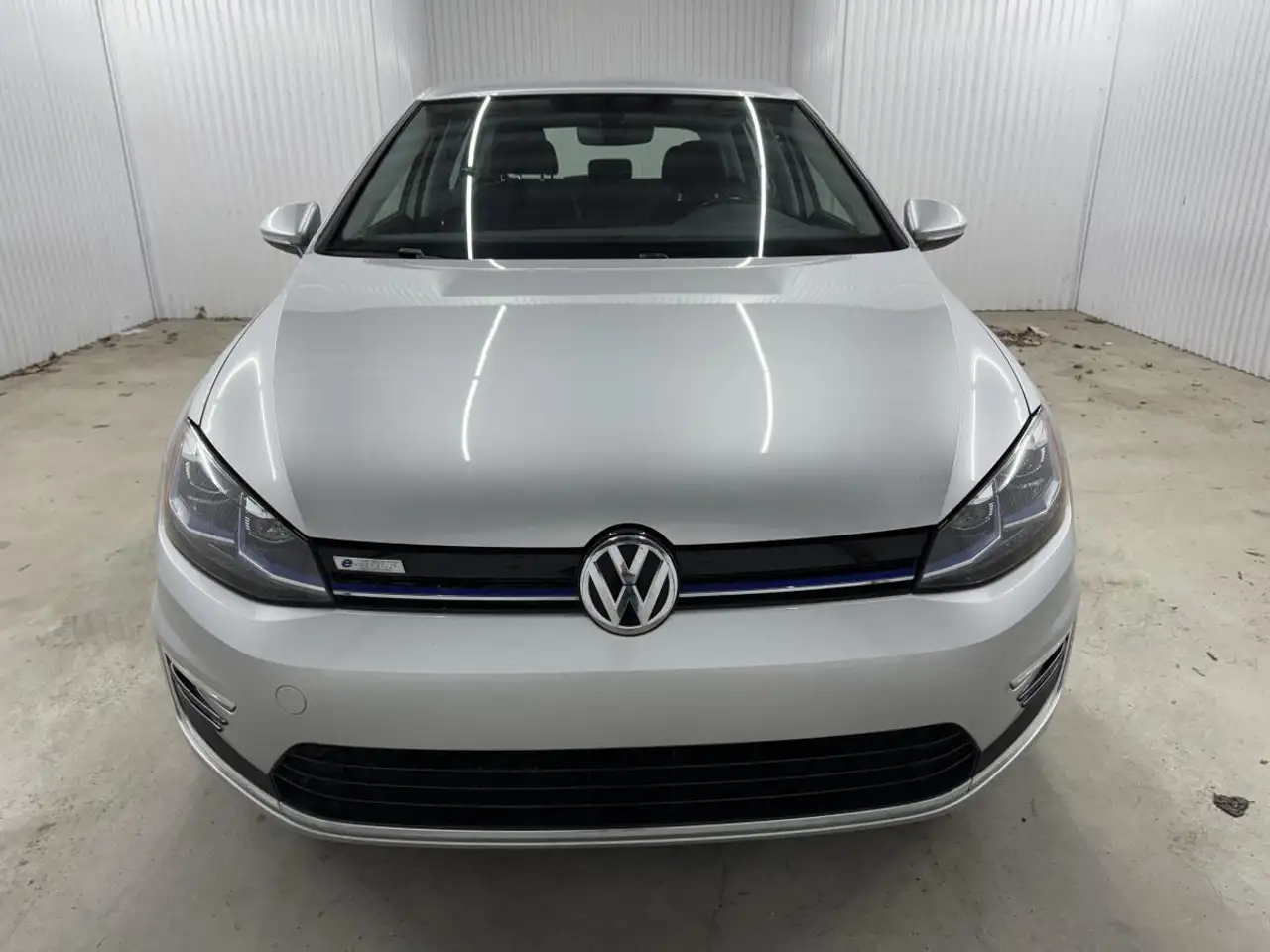Volkswagen e-Golf снимка Volkswagen e-Golf