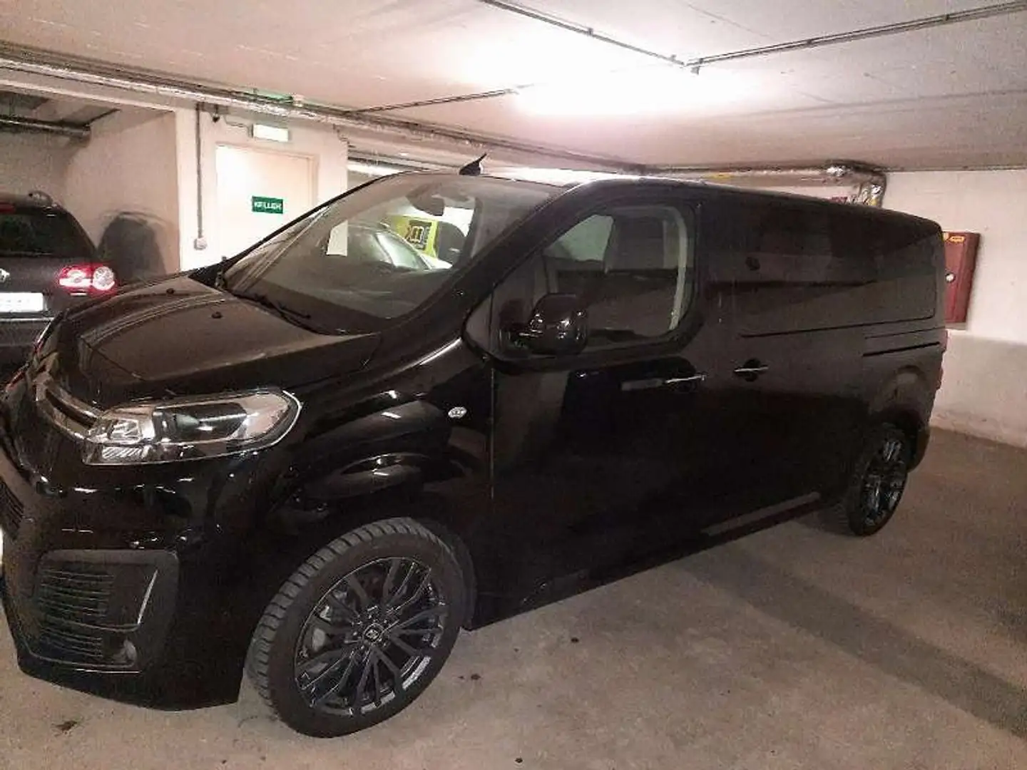 Citroen Spacetourer Spacetourer BlueHDI 180 S Чорний - 1