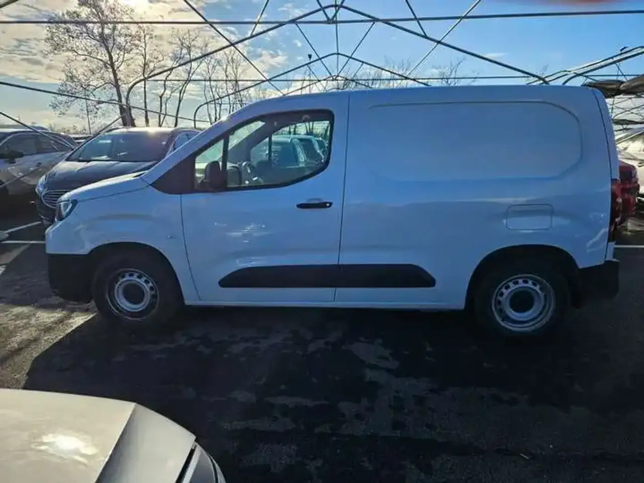 2025 Toyota Proace City CITY 1.2 130CV S&S L1 -  GZ957EW, photograph 3