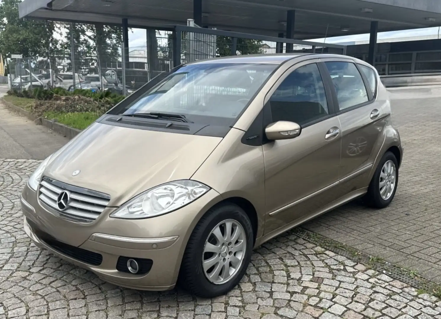 Mercedes-Benz A 150 Elegance, Automatik, Klima, PDC, AHK. Bronze - 1
