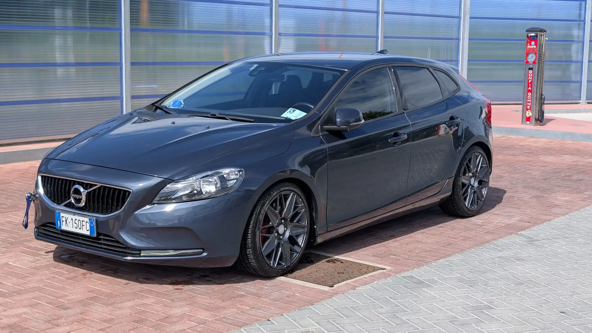 Volvo V40 2.0 d2 Business geartronic my17 - 1