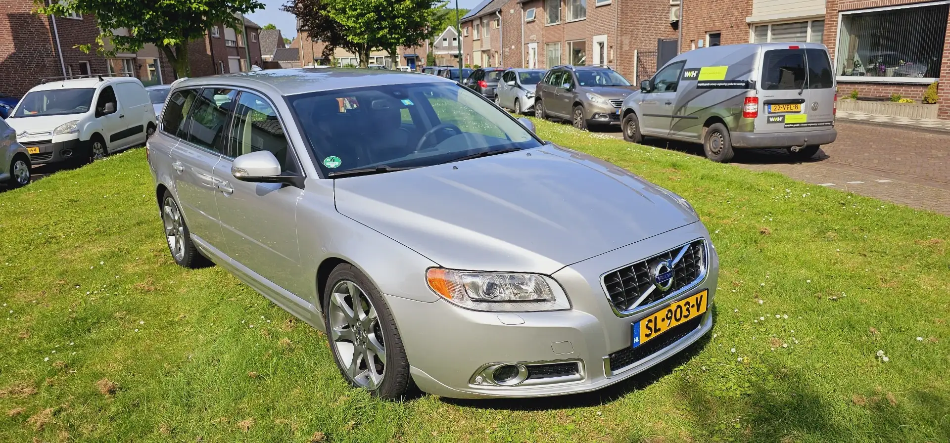 Volvo V70 3.0 T6 AWD Summum Zilver - 1