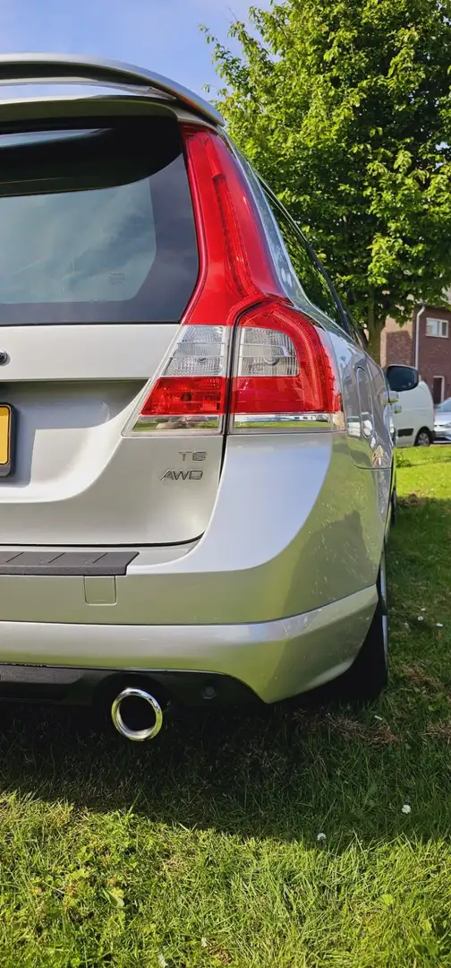Volvo V70 3.0 T6 AWD Summum Zilver - 2