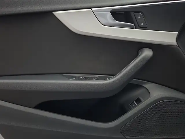 Audi A4 Avant view 15