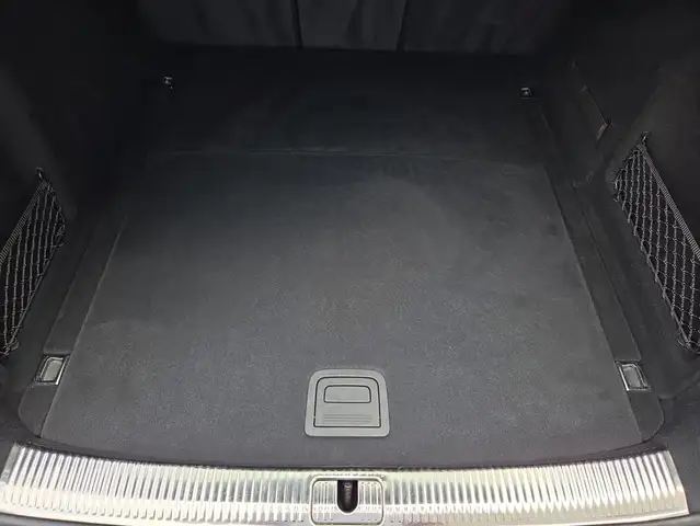 Audi A4 Avant view 11