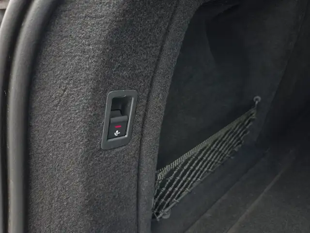 Audi A4 Avant view 12