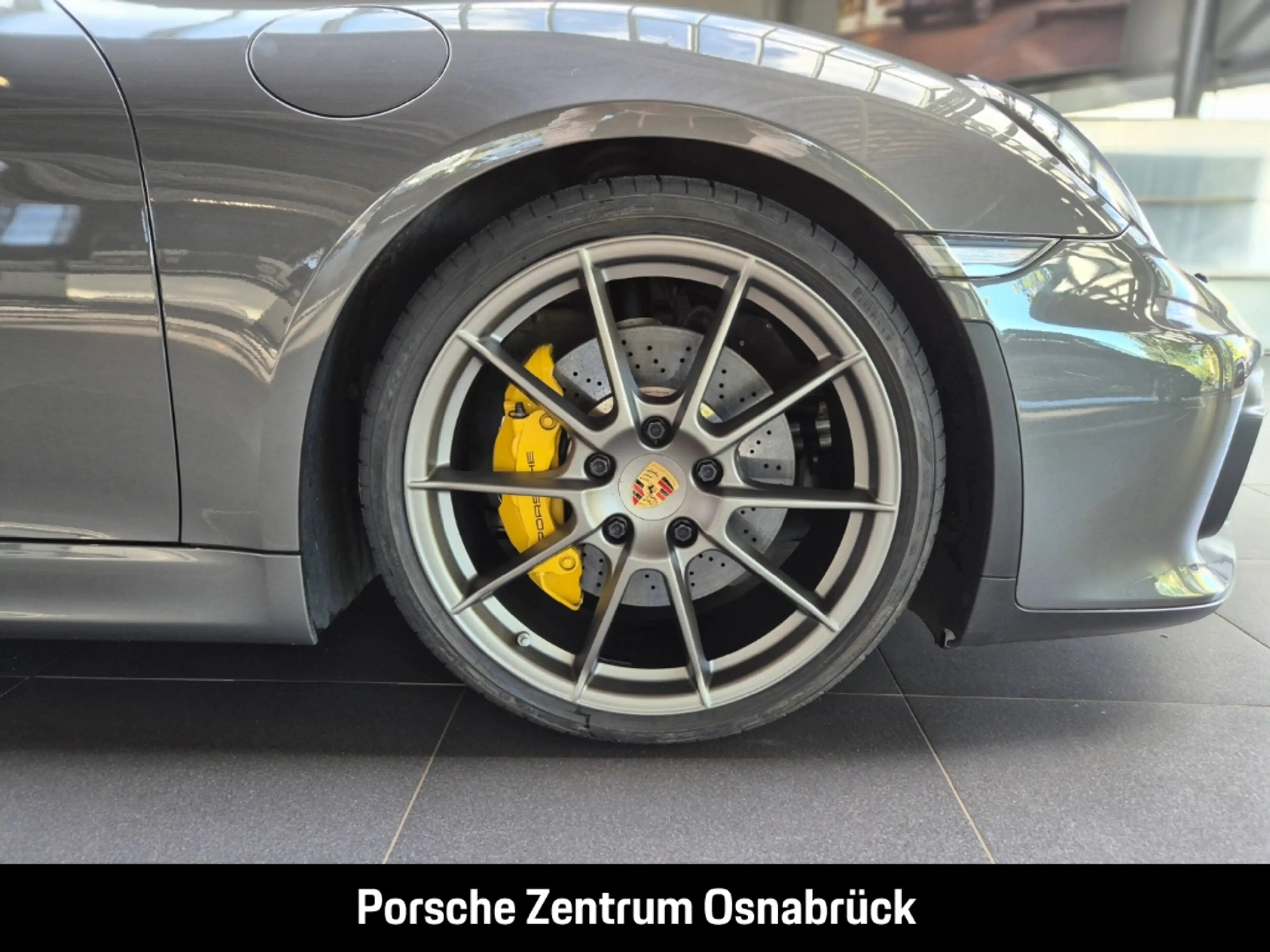 Porsche Boxster Spyder — photo 11