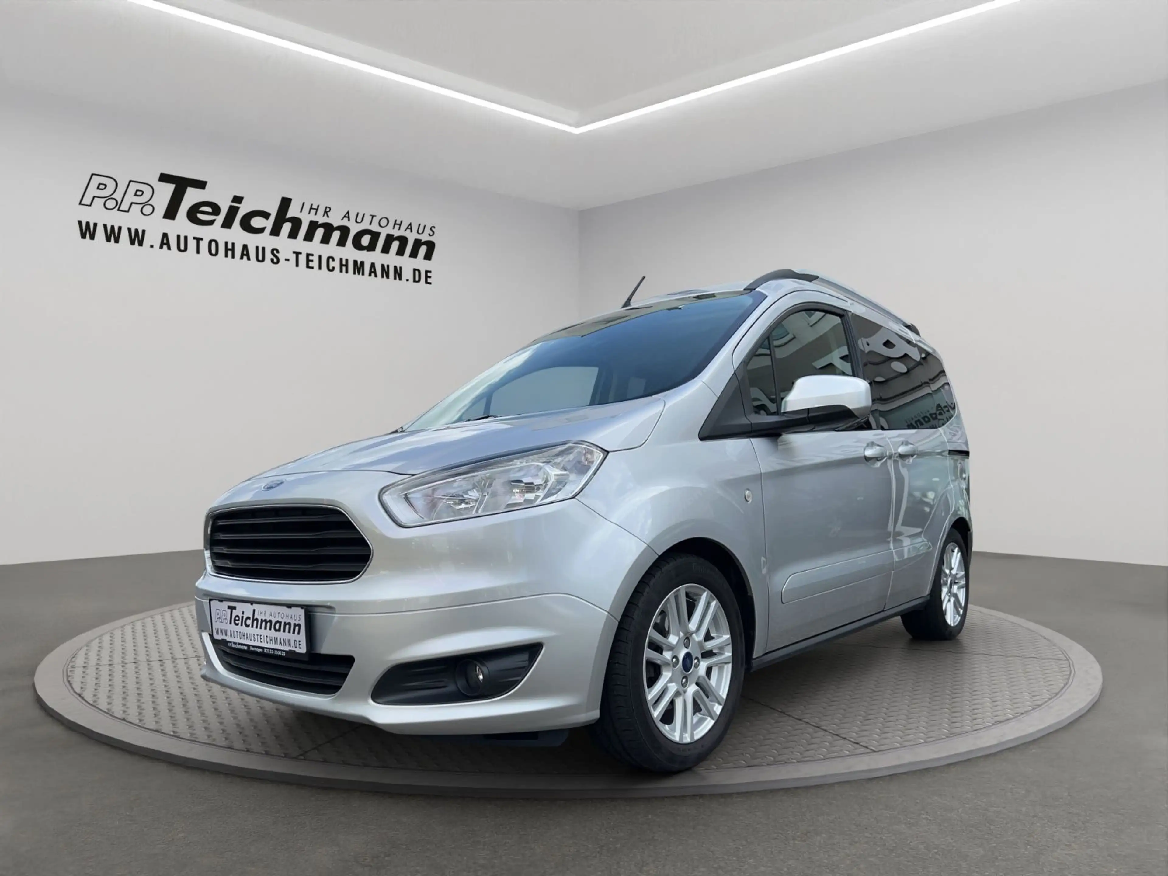Ford Tourneo Courier Titanium