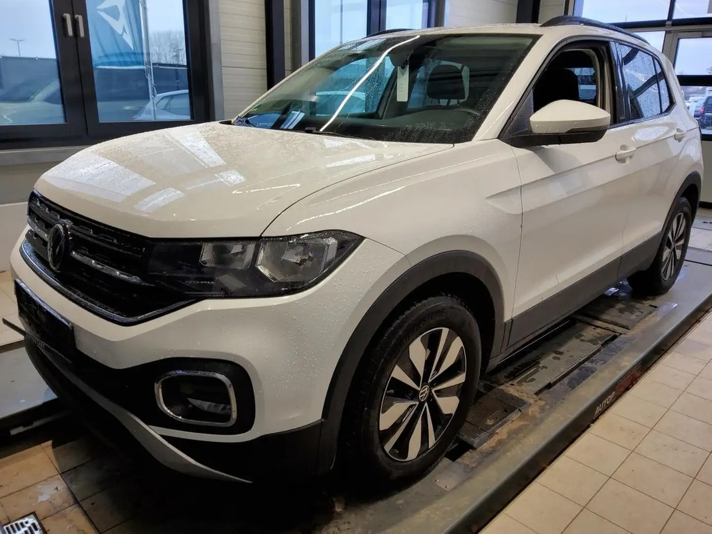 Volkswagen T-Cross 1.0 TSI DSG Move Weiß - 2