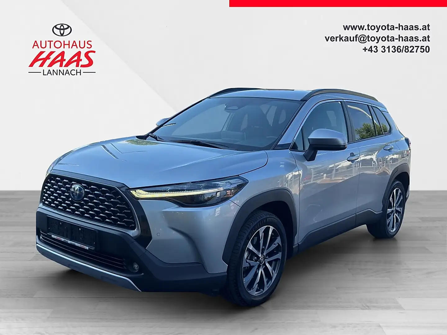 Toyota Corolla Cross 2,0 Hybrid Active Drive 2WD Silber - 1