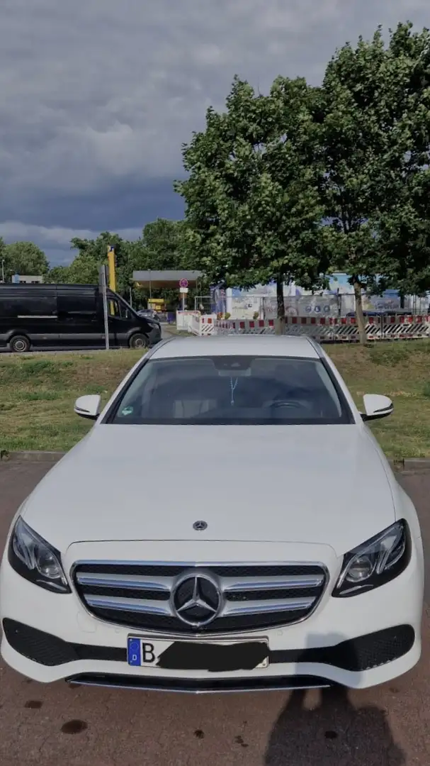 Mercedes-Benz 220 Blanc - 2