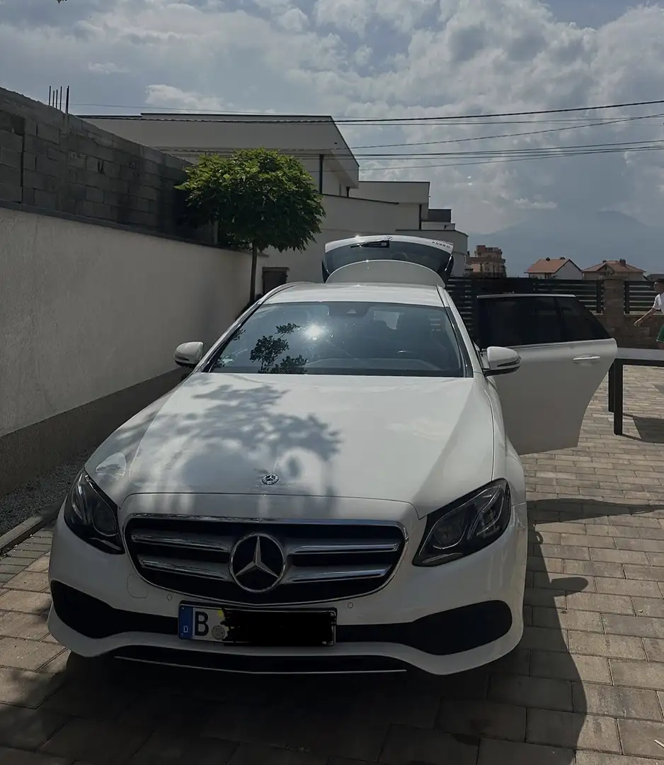 Mercedes-Benz 220 Blanc - 1