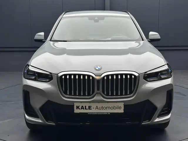 BMW X3 view 8