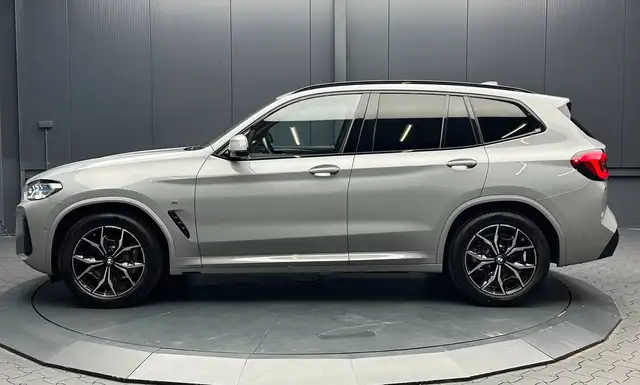 BMW X3 view 2