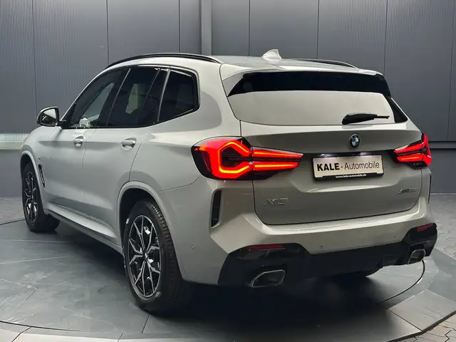 BMW X3 view 3