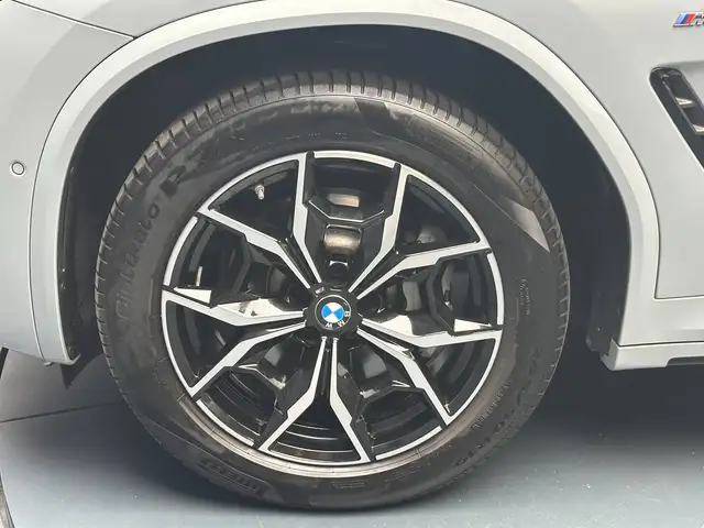 BMW X3 view 9