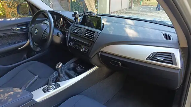 BMW 1 Series view 10