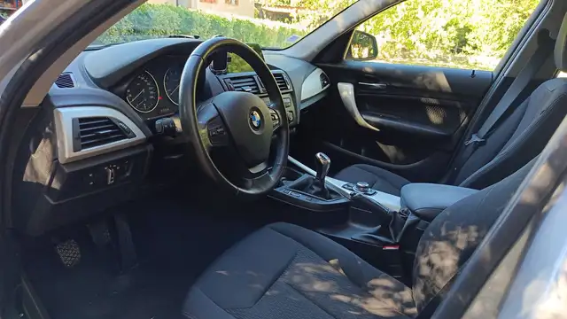 BMW 1 Series view 8
