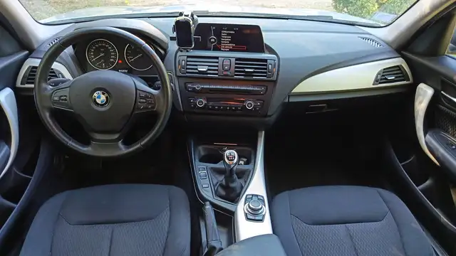 BMW 1 Series view 11