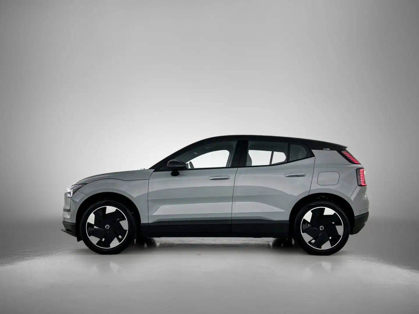 Volvo EX30 Extended Range Plus | Pine | Trekhaak | Climate Pa Grijs - 2