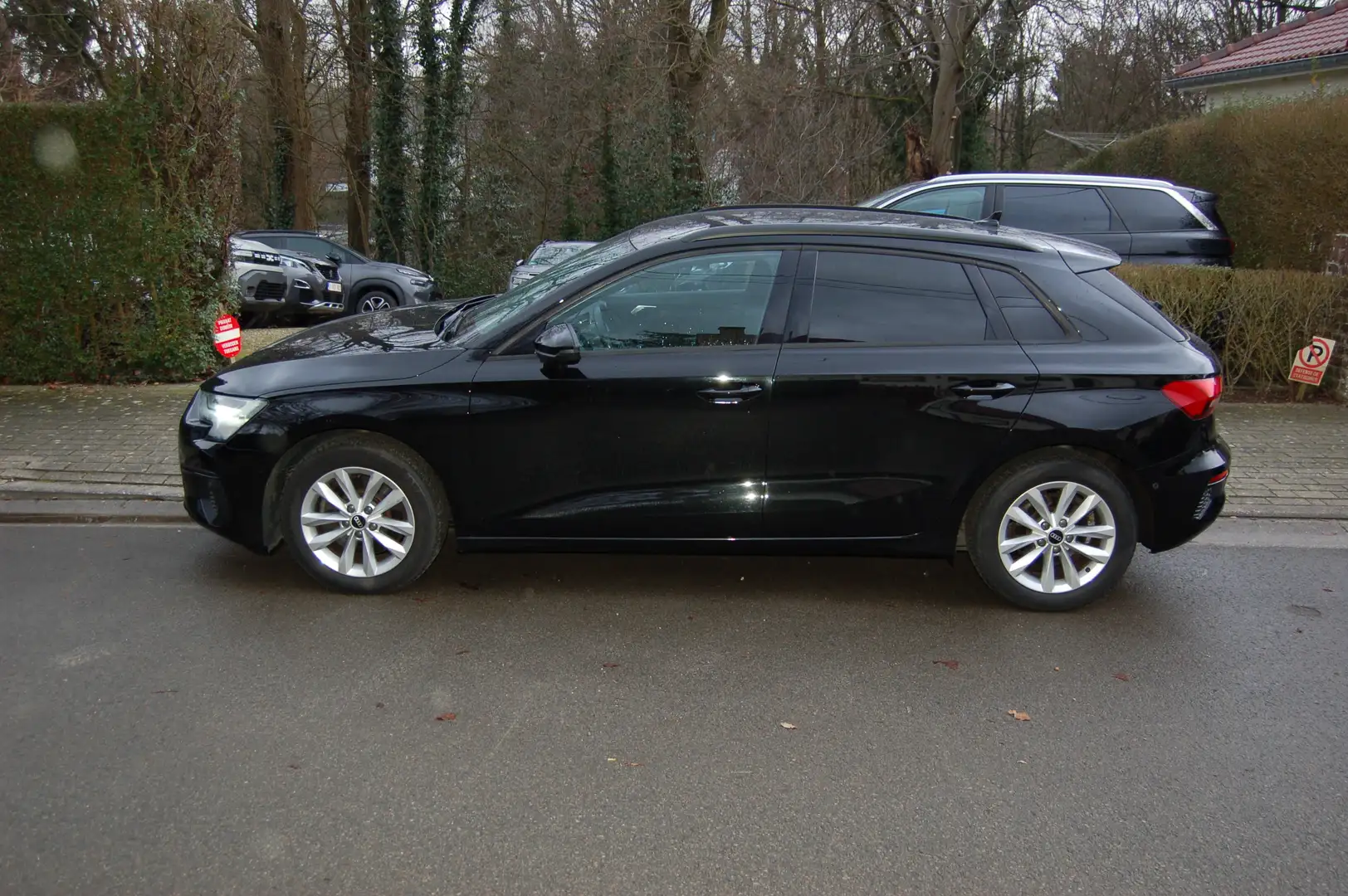 Audi A3 A3 Sportback 30 TFSI Advanced SPORT LED JA PDC Schwarz - 1