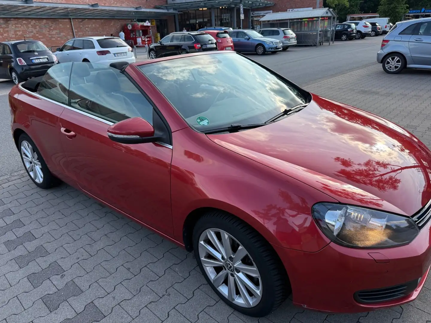 Volkswagen Golf Cabriolet Golf Cabrio 1.6 TDI Rot - 1