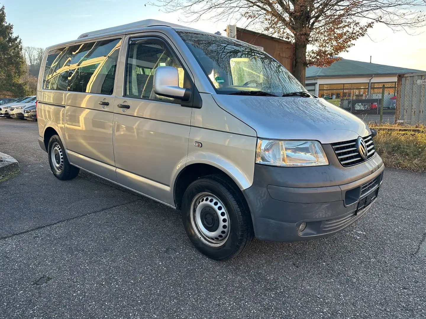 Volkswagen T5 Transporter T5 2,5 TDI WoMo AHK Klima TÜV5.2027 Aufstelldach Silber - 2