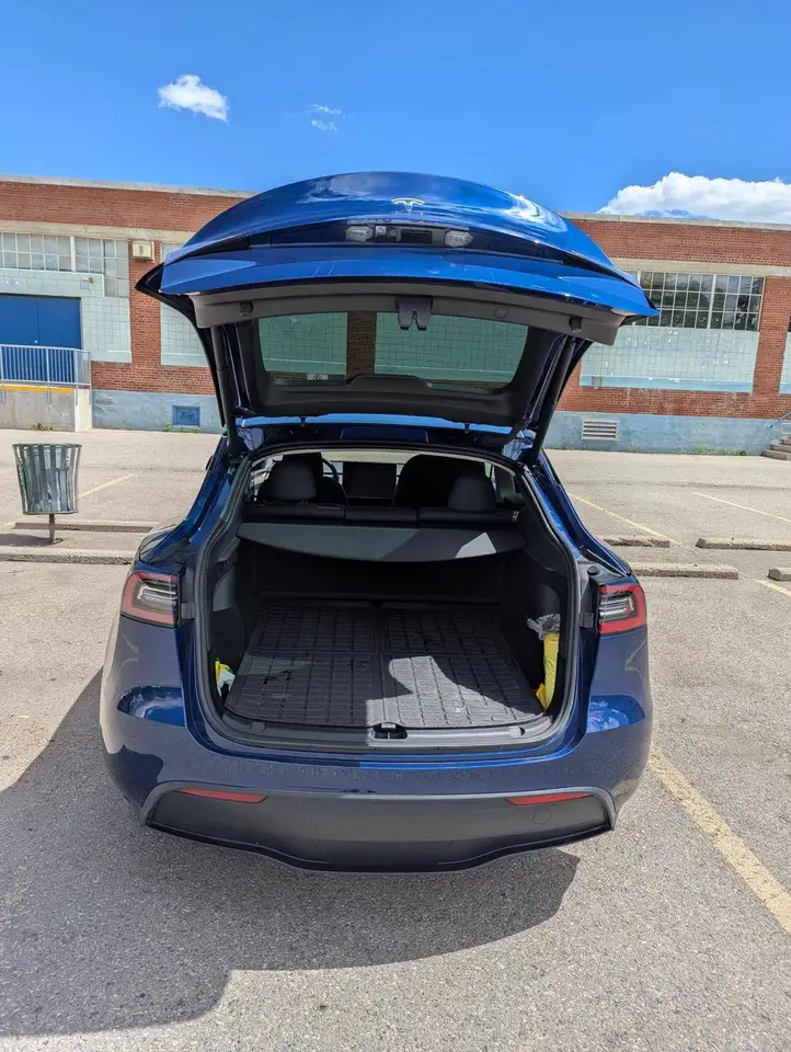 Tesla Model Y fotografie Tesla Model Y