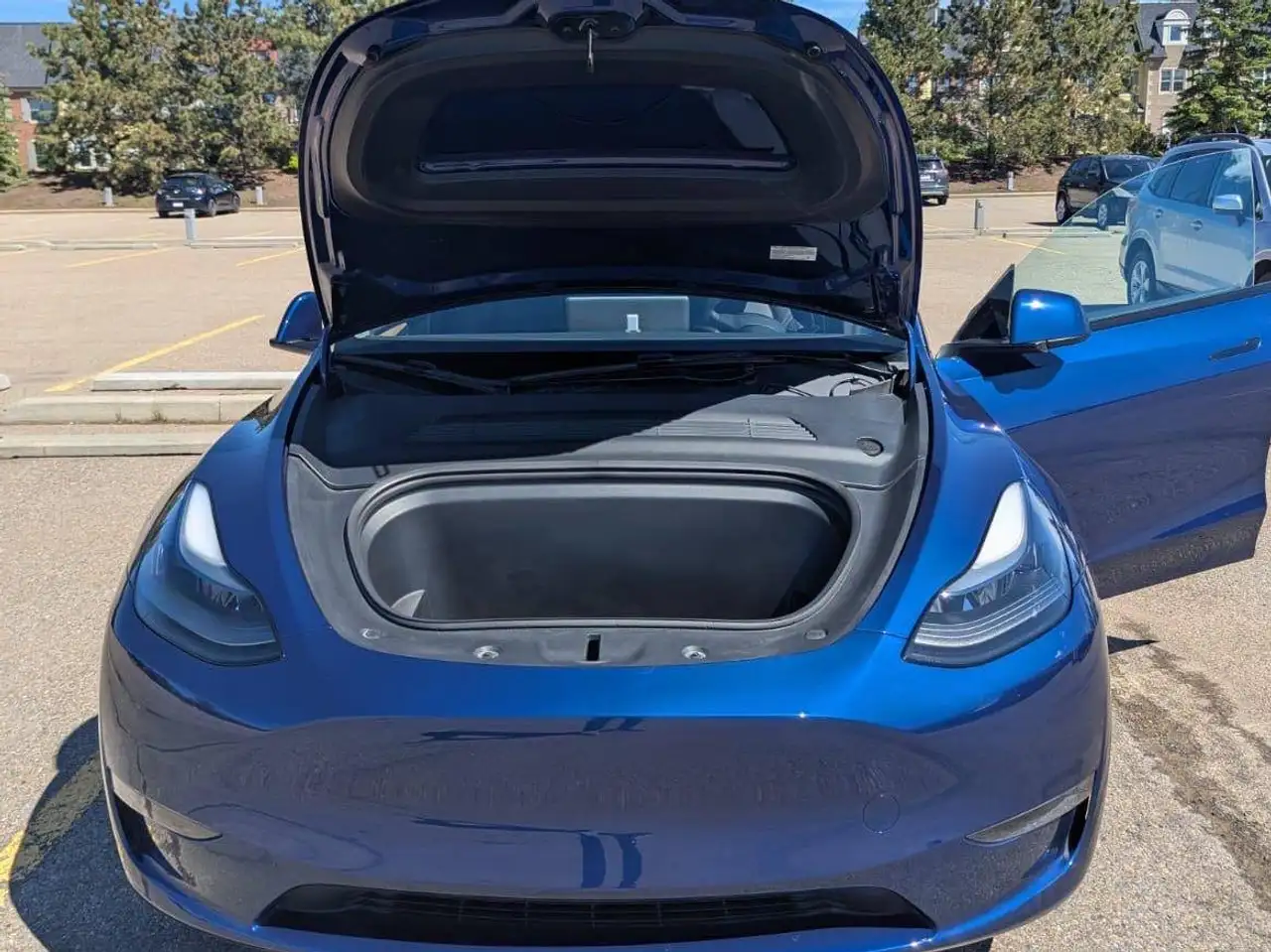 Tesla Model Y fotografie Tesla Model Y