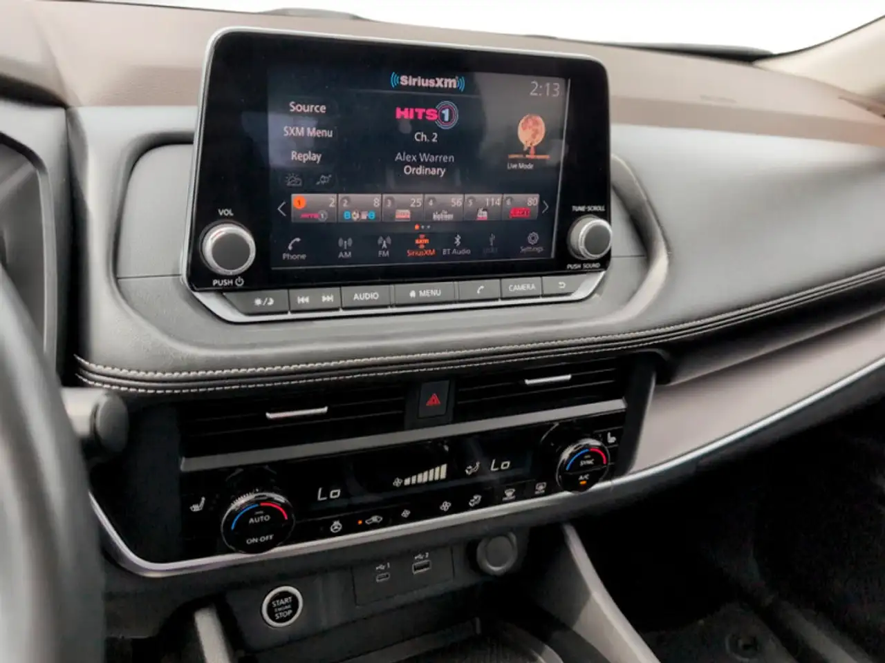 Nissan Rogue снимка Nissan Rogue