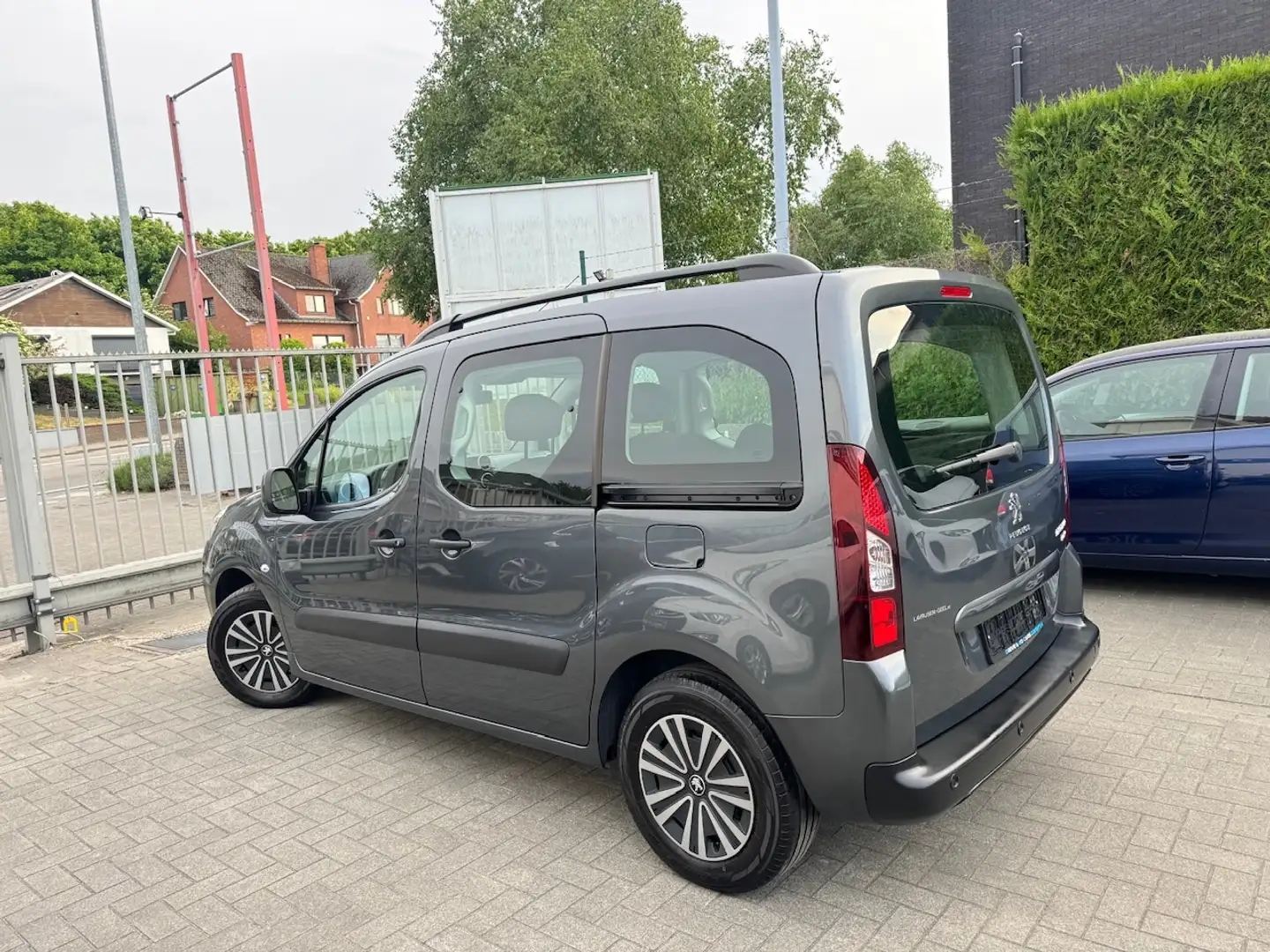 Peugeot Partner Tepee 1.6i Active - Airco ** 1 JAAR GARANTIE ** !! Gris - 2