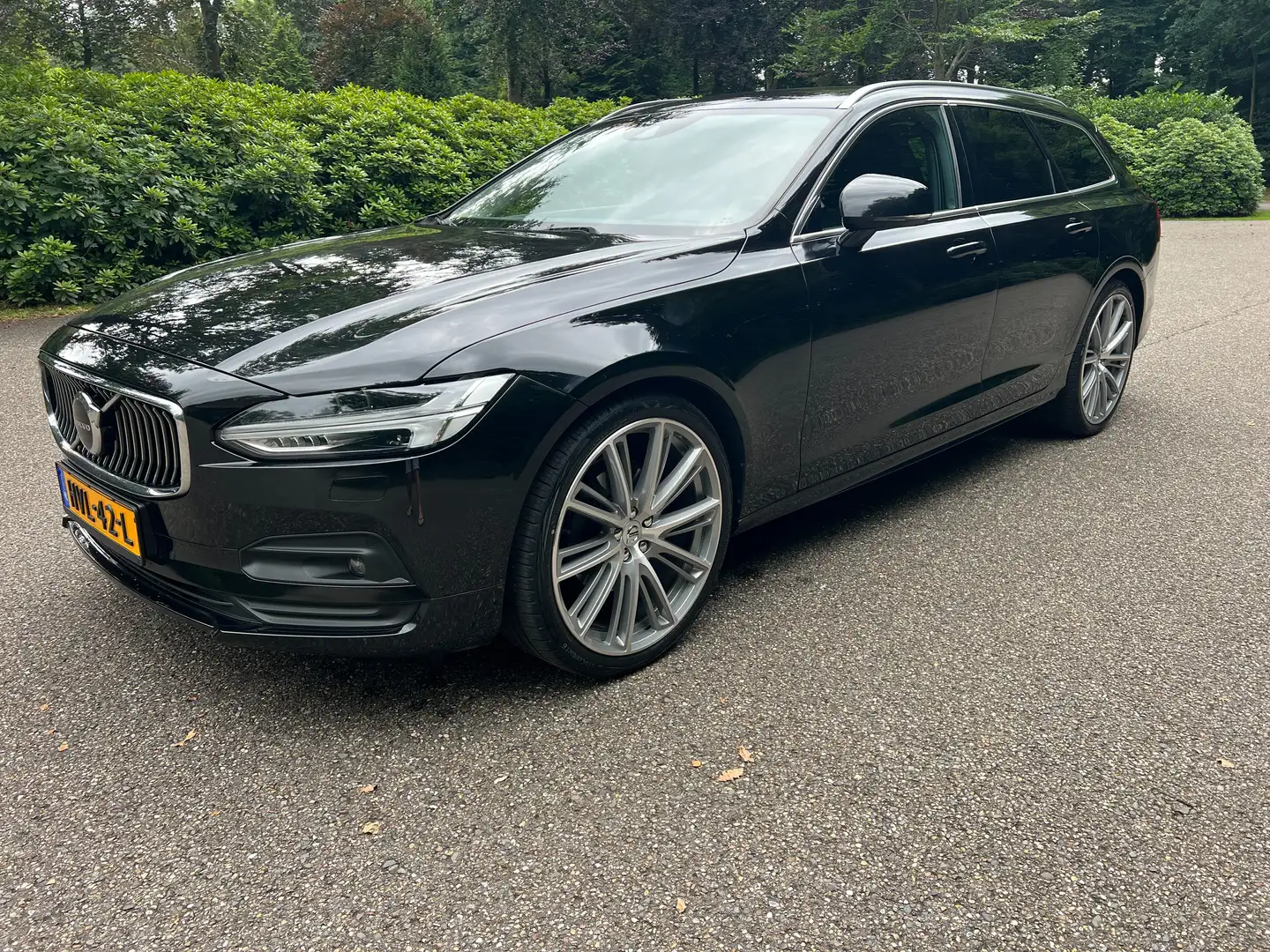Volvo V90 B4 (D) 197PK Aut-8 Mild Hybride 129dkm ACC Pilot Zwart - 2