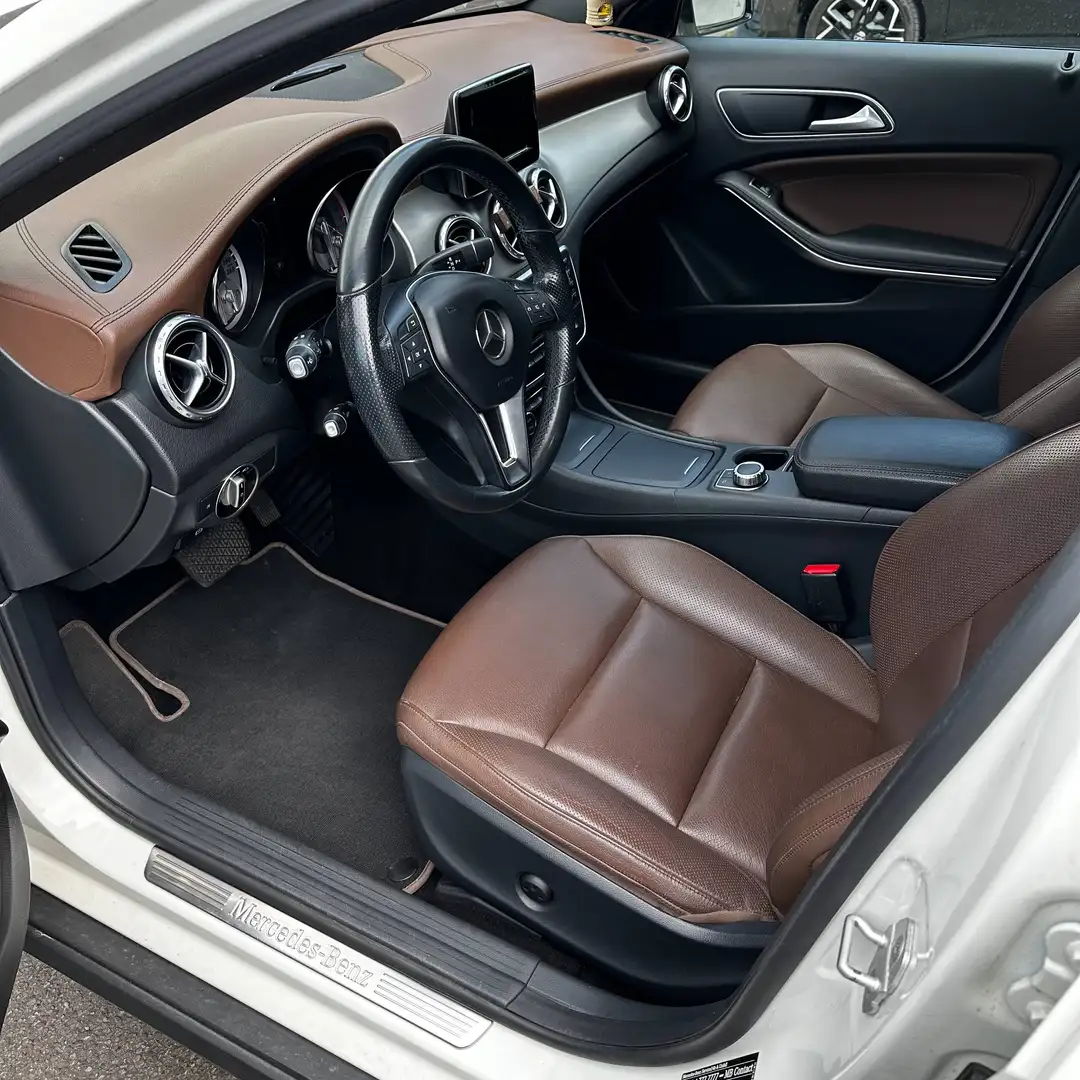Mercedes-Benz GLA 220 245 G/27S2P2/MZAAB502 Weiß - 1